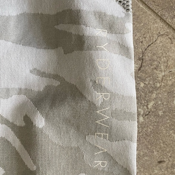 NWOT Ryderwear Camo Seamless High Waisted Leggings - S Light Grey Camoflaugr - Picture 5 of 16